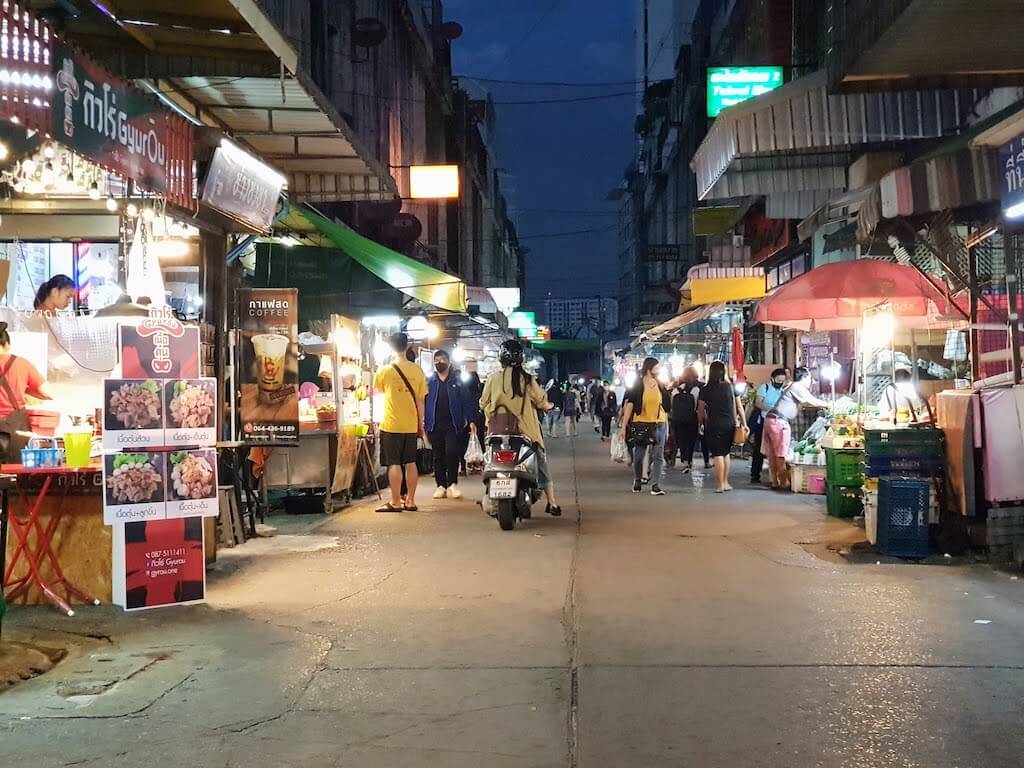 Bangkok＿Onnut＿Food Street (1)