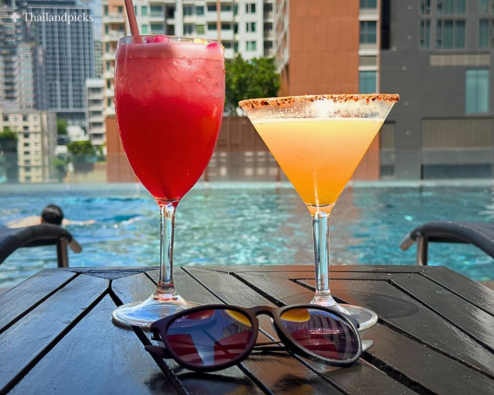 スカイビュー ホテル バンコク_プール_Skyview Hotel Bangkok_Pool Bar_Thailandpicks