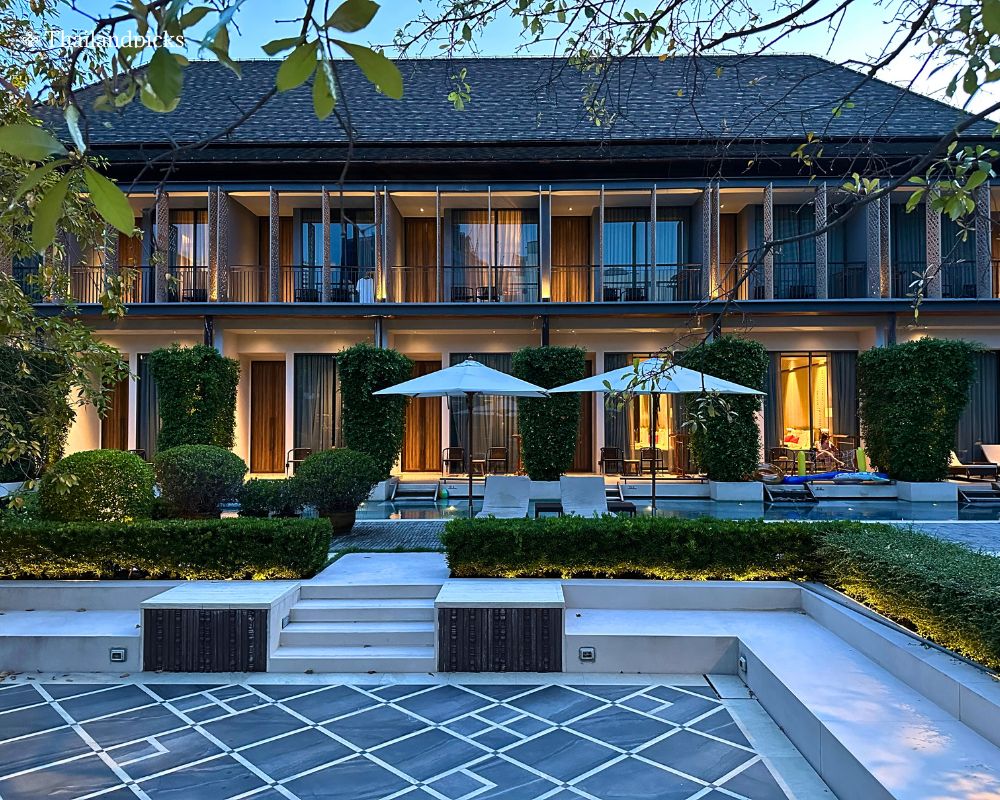 バンコク_ヴィラ デヴァ リゾート_ Bangkok_Villa Deva Resort and Hotel_Night Pool2_Thailandpicks